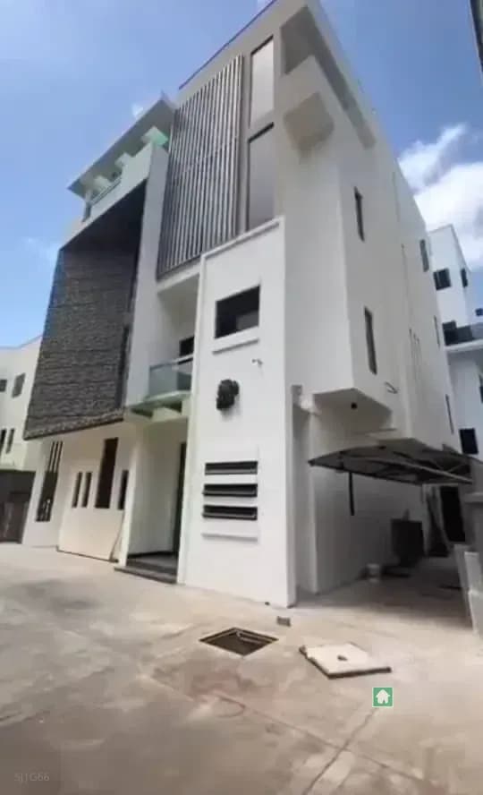 Old Ikoyi Detached House with 7 Bedrooms