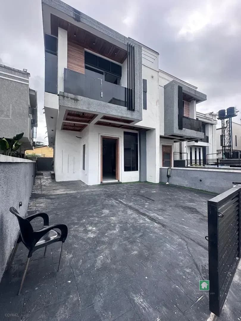 4-Bedroom Semi Detached Duplex in Chevron, Lekki