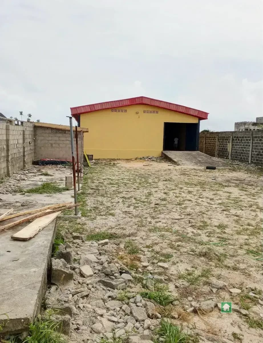2-4 Bedroom Warehouse for Rent in Ajah, Lagos