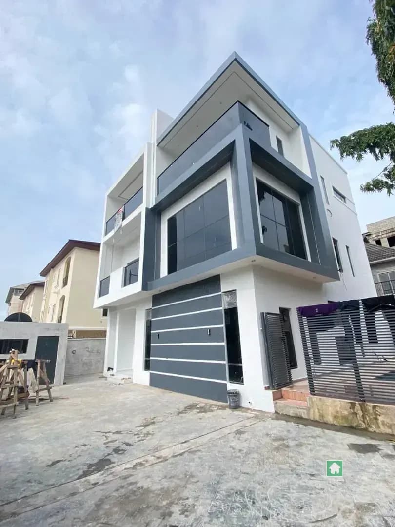 4-Bedroom Fully Detached Duplex in Chevy View Chevron, Lekki
