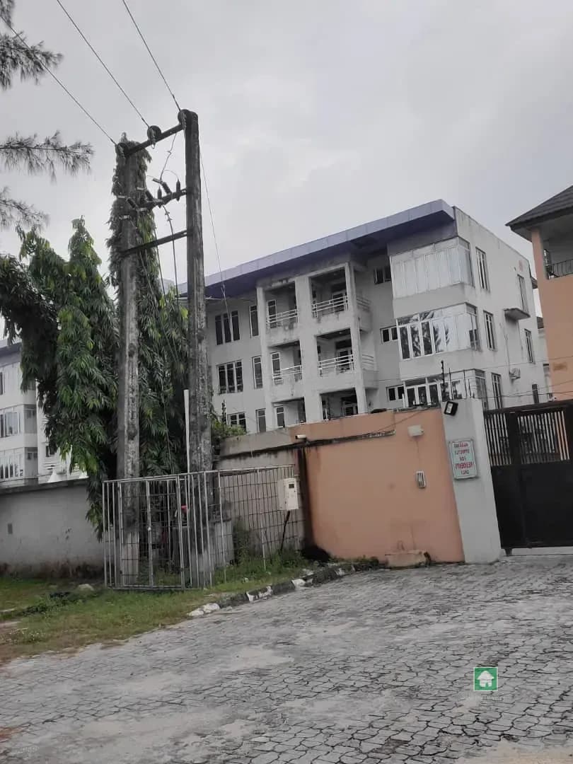 Block of 8 3-bedroom Flats in Lekki Phase 1
