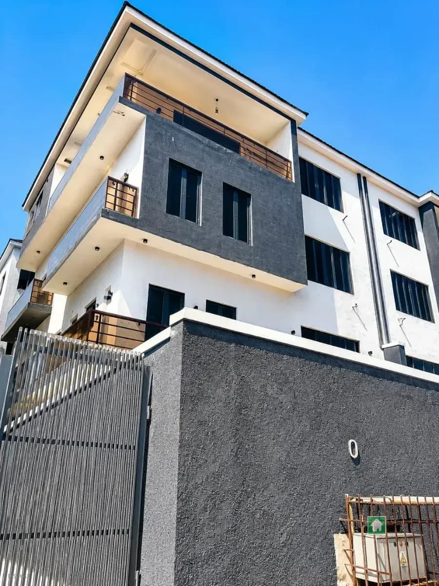 6-Bedroom Semi Detached Duplex in Lekki Phase 1