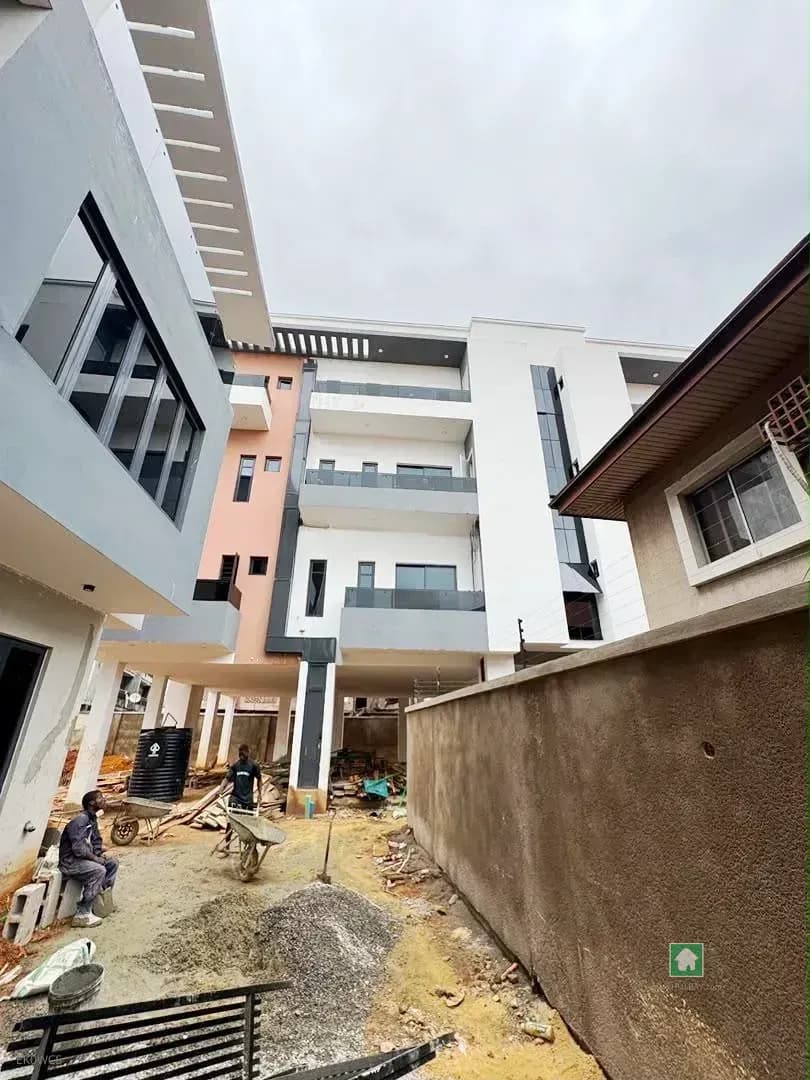 3 Bedroom Flat Apartment, 1500 Sqm, Maryland, Lagos