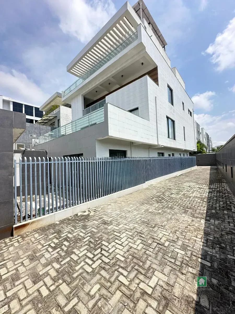 Detached Mansion with Pool & Private Waterfront, Banana Island