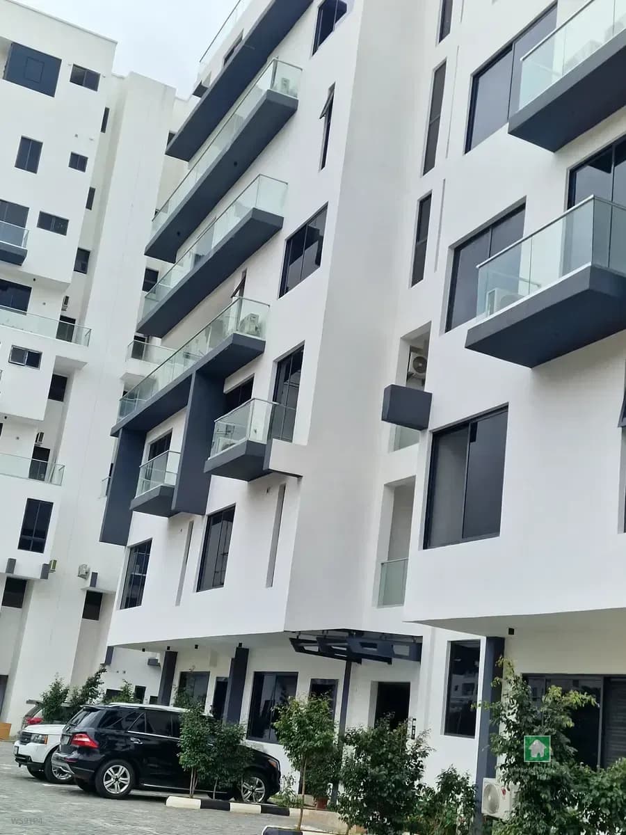 5th Floor 4-Bedroom Flat Apartment in Ikoyi