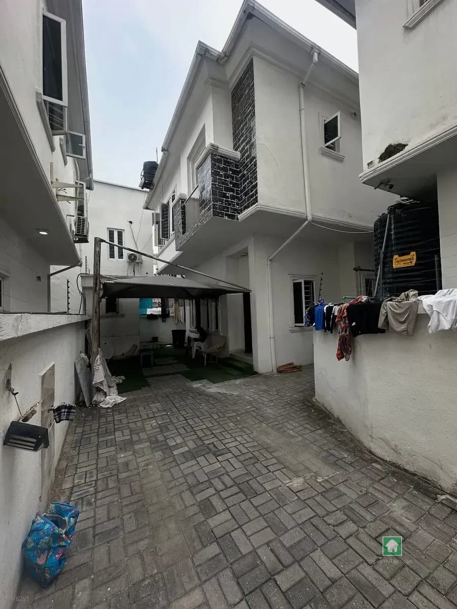 5-Bedroom Detached Duplex in Osapa, Lekki