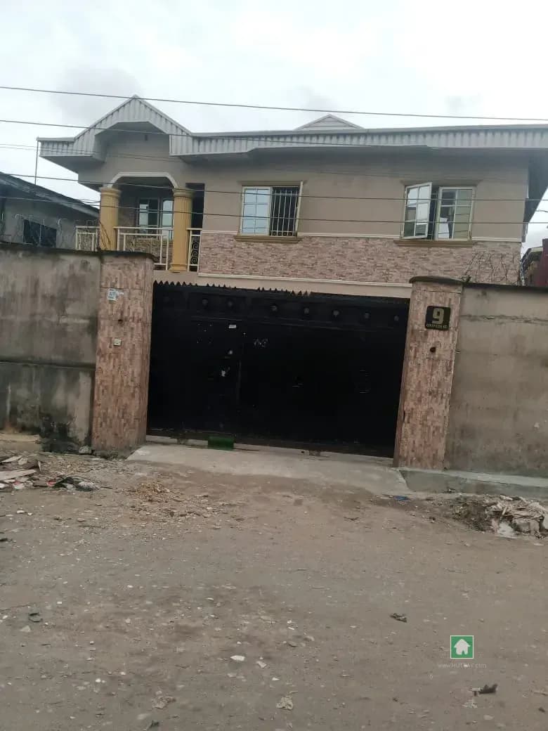 For Rent: 3 Bedroom House in Surulere