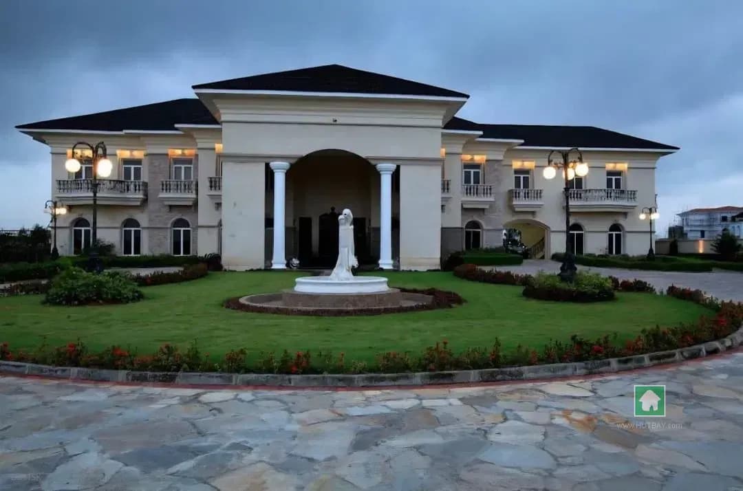 7 bedroom waterfront mansion in Banana Island, Ikoyi, Lagos
