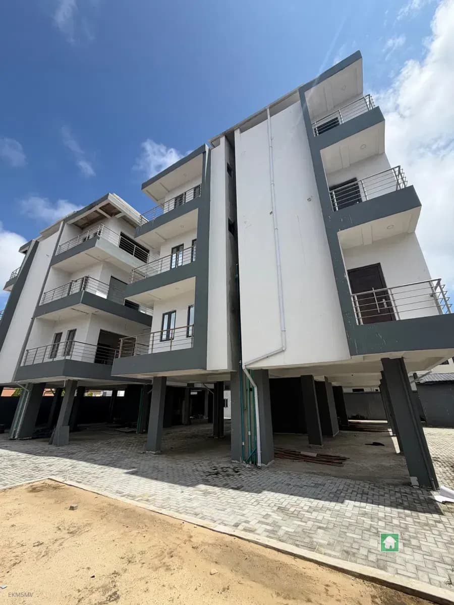 2 Bedroom Apartment in Thomas Estate, Ajah