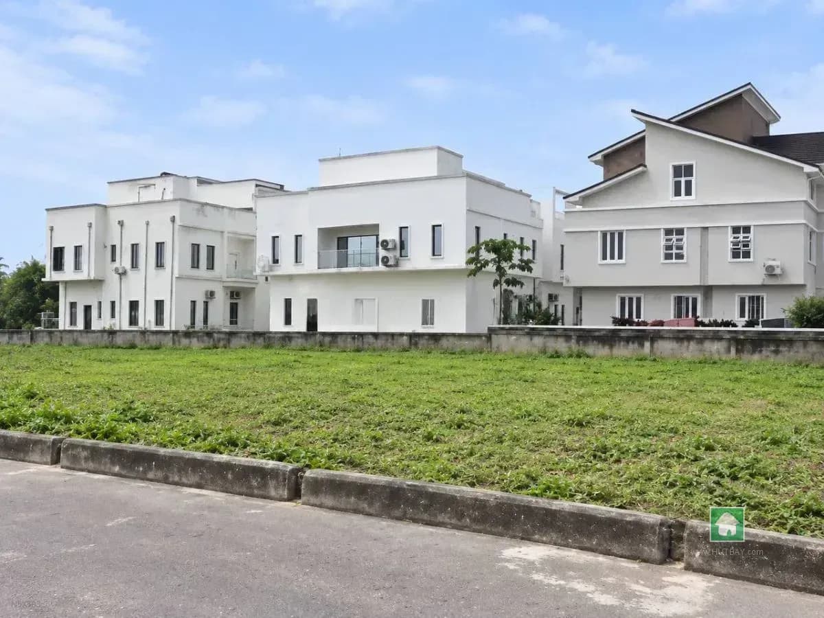 748 Sqm Residential Plot in Osapa, Lekki