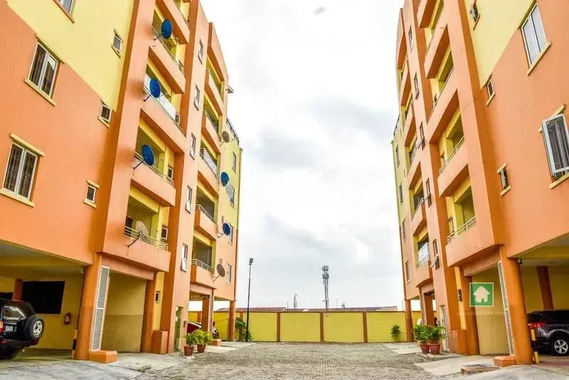 3-Bedroom Flat Apartment for Sale in Alagomeji, Yaba
