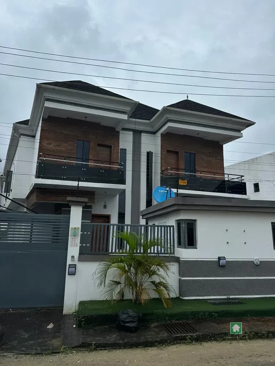 4 Bedroom Semi Detached in Lekki