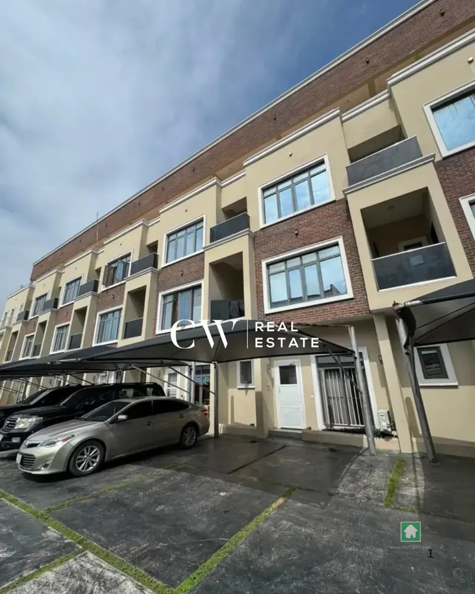 4 Bedroom Terrace in Lekki Phase 1, Lagos