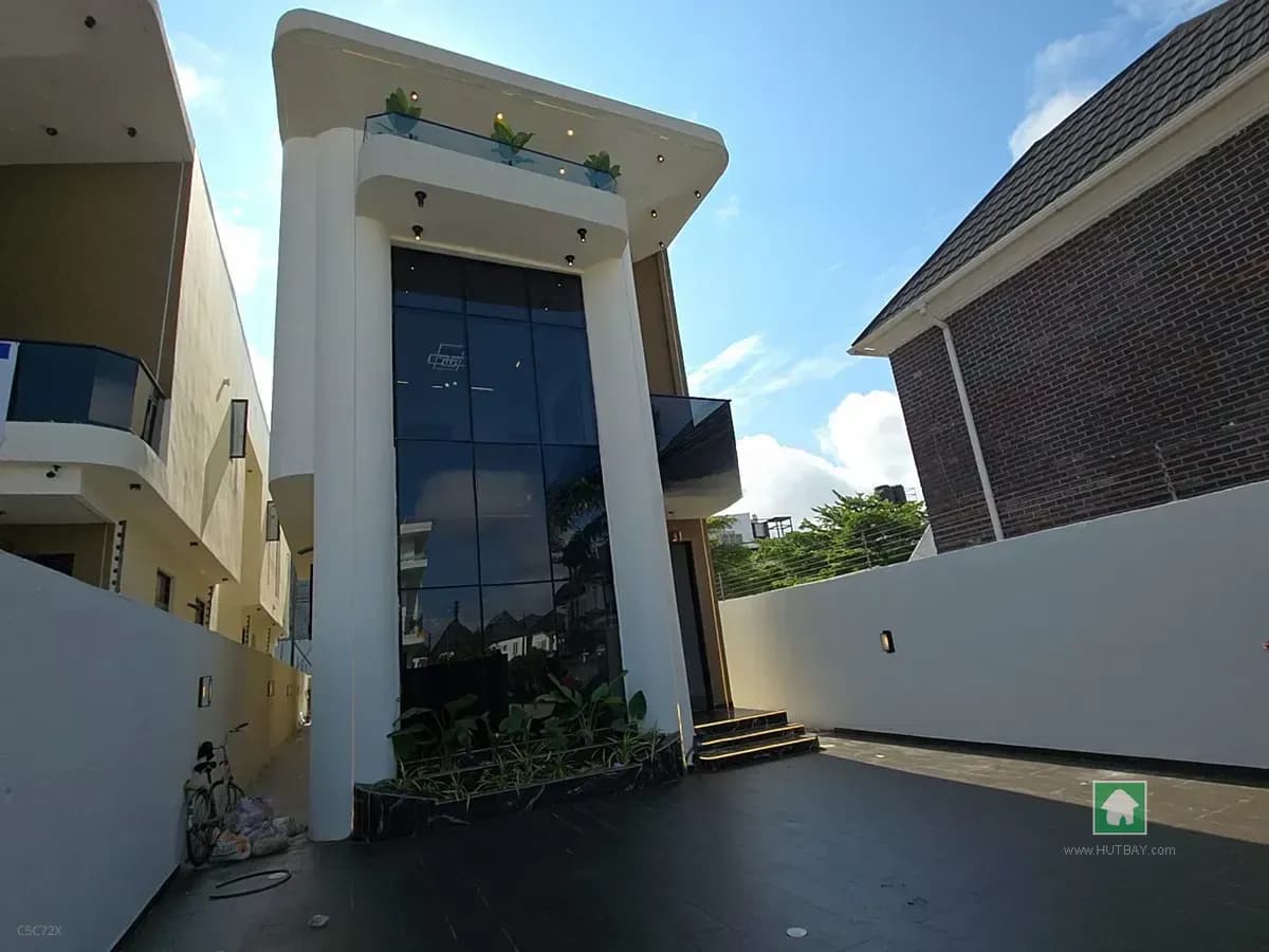 5-Bedroom Detached Duplex in Lekki, Lagos