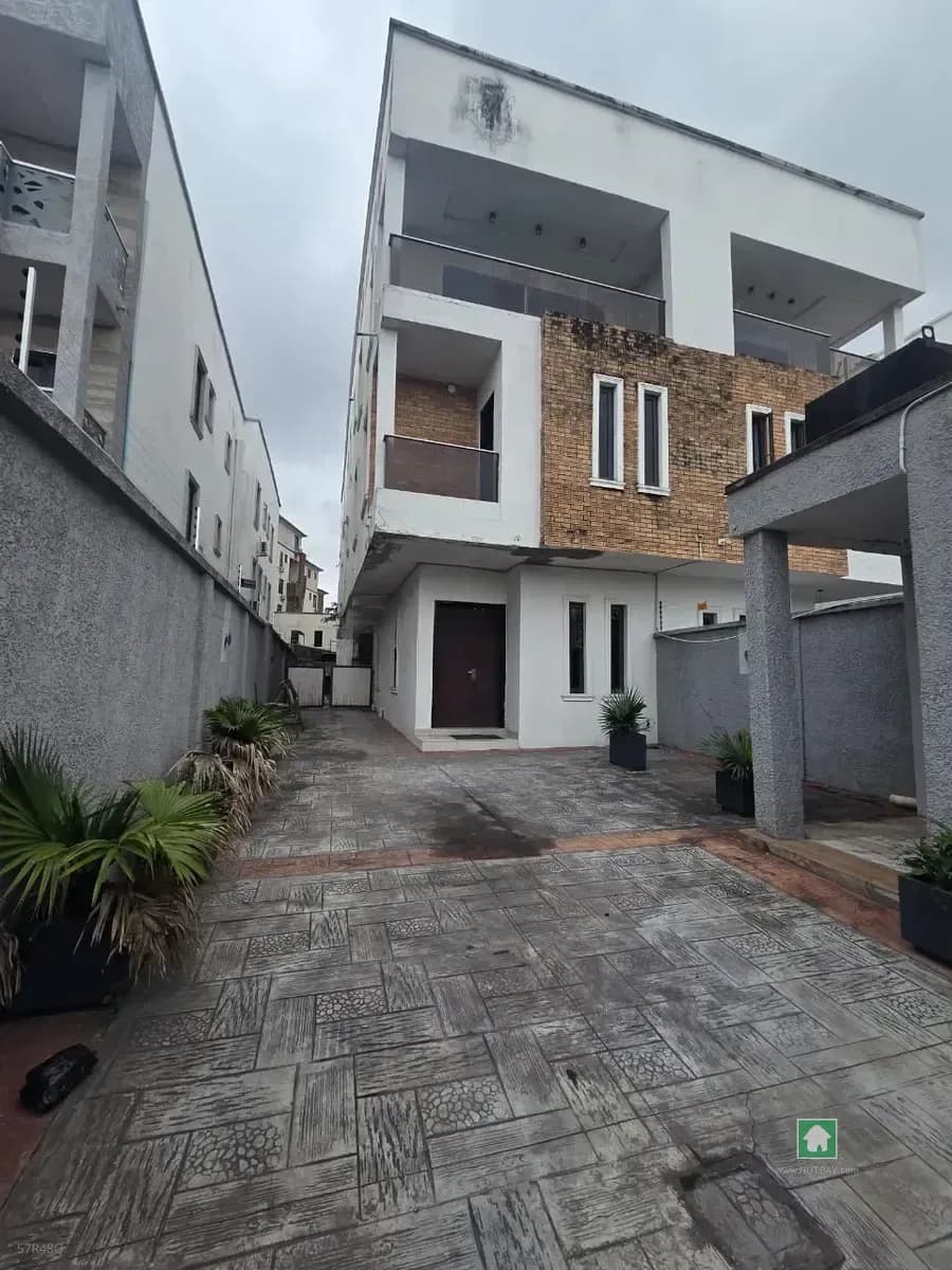 5 Bedroom Semi Detached Duplex with Waterfront in Shoreline Drive, Ikoyi