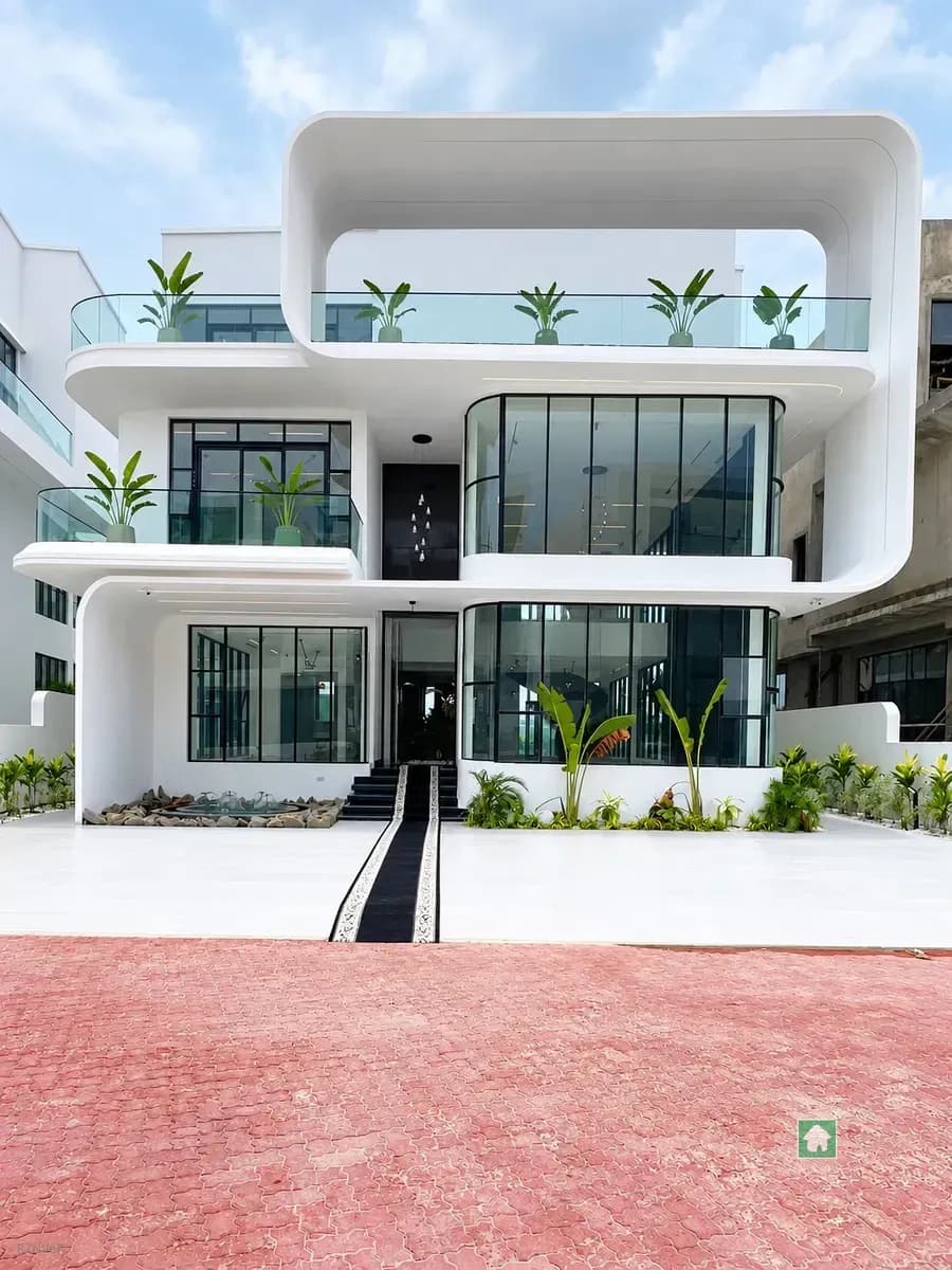 Osapa Lekki Detached Home with 5 Bedrooms and 6 Toilets