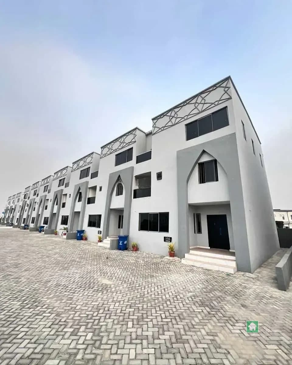 4-Bedroom Terrace, 4 En-Suite Bathrooms, Orchid Road, Lekki
