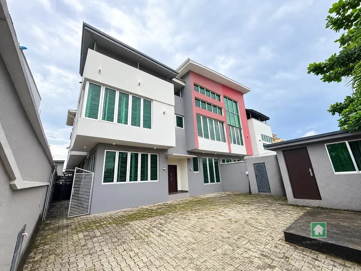 4-Bedroom Semi-Detached Townhouse in Lekki Phase 1