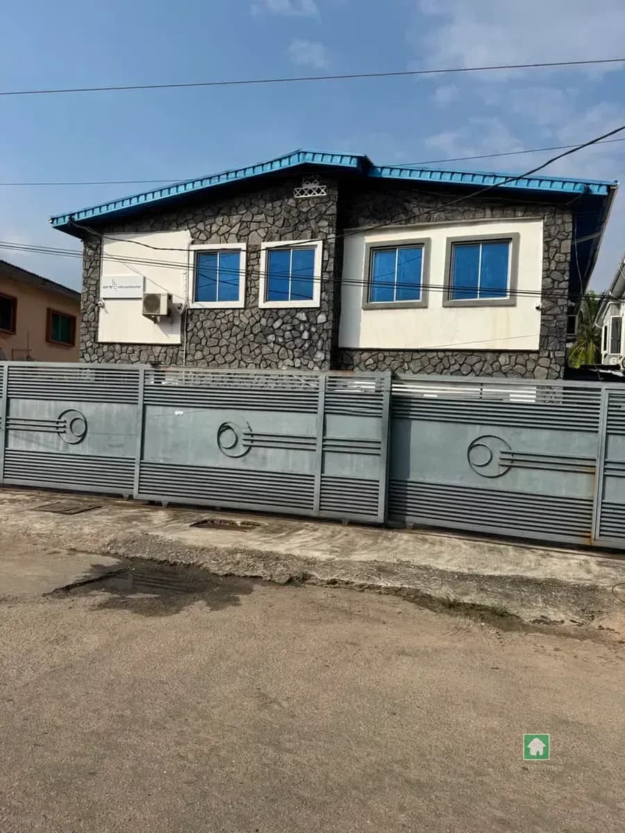Adelabu, Surulere - 16 Bed Flat Block