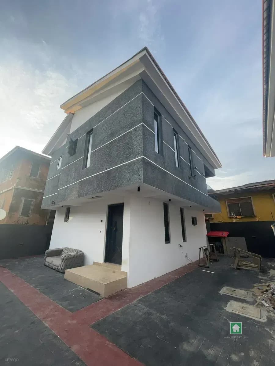 For Rent: 3-Bedroom Detached Duplex in Ogunlana, Surulere