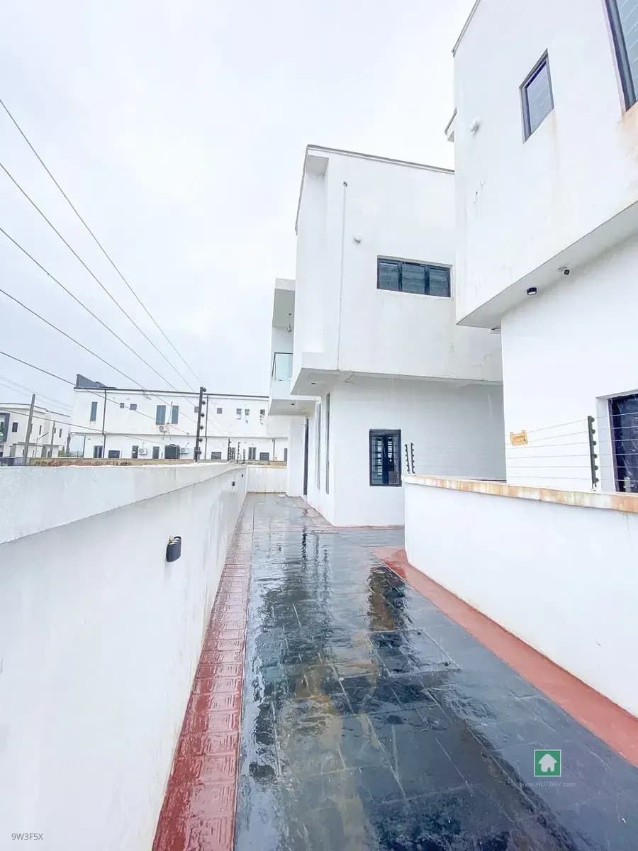 4 Bedroom Detached for Rent in General Paint, Ajah