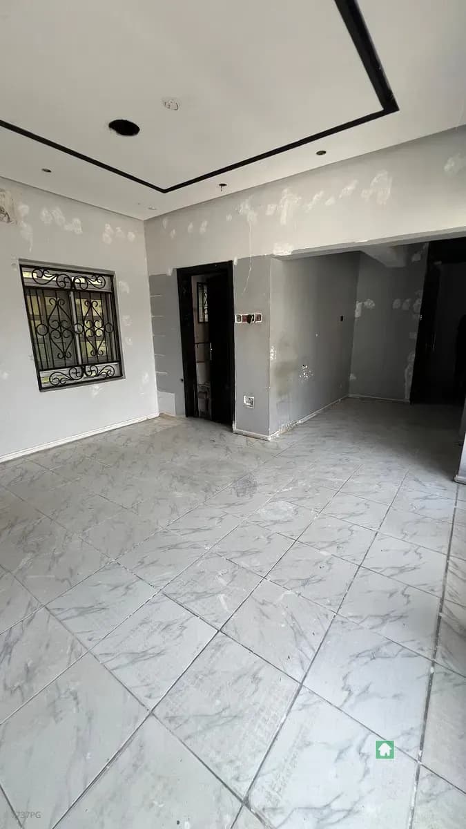 Shop for Rent in Fola Oshibo Road, Lekki