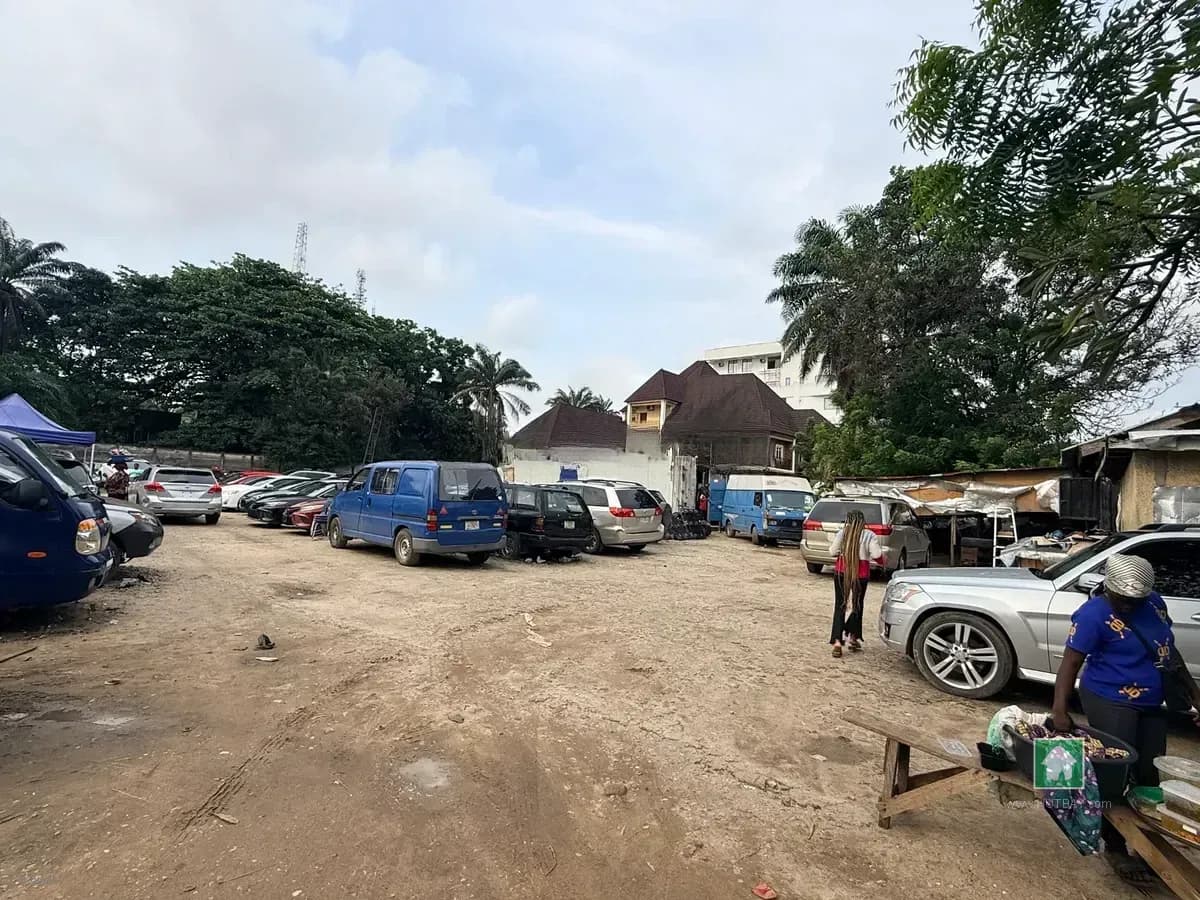 6 Plots of Land (One Acre) for Sale in GRA Apapa
