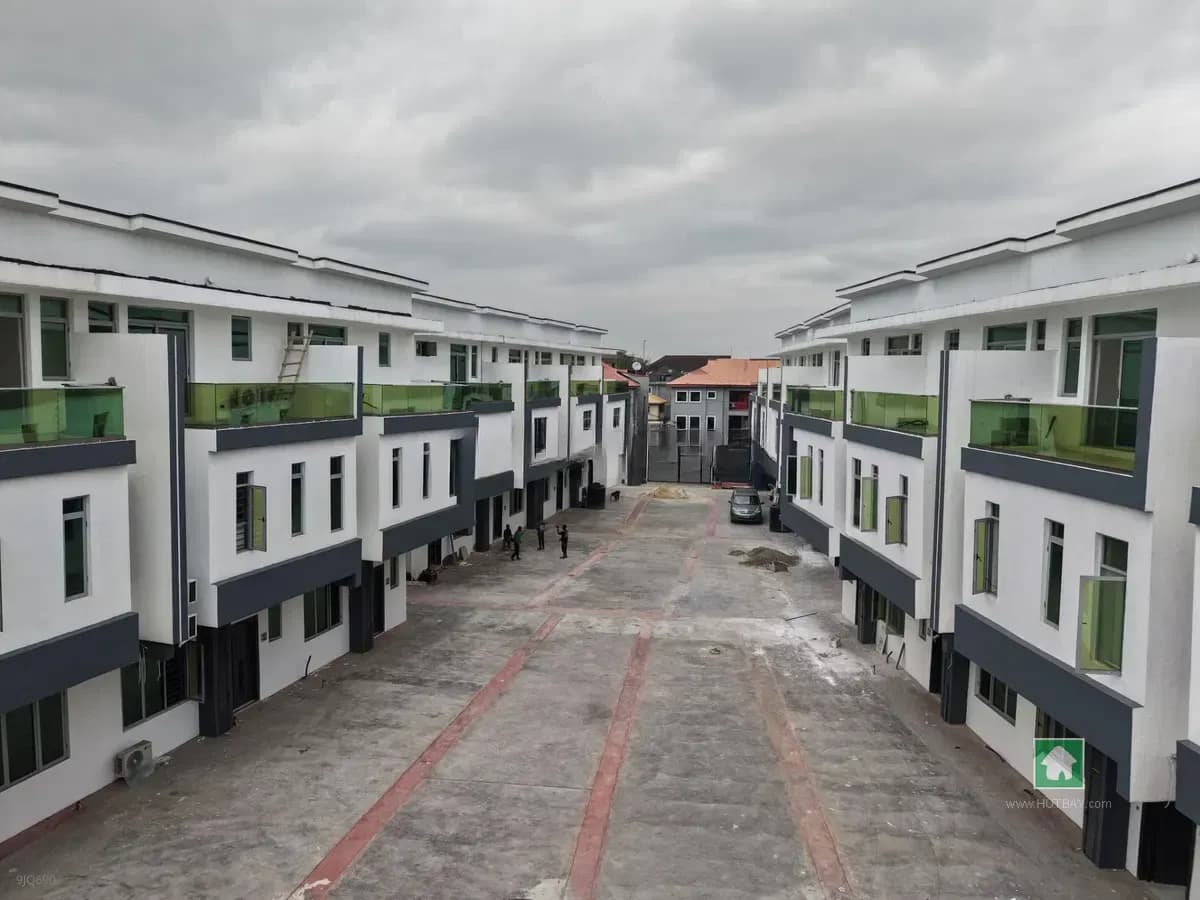 4-Bedroom Terrace in Anthony, Maryland, Lagos
