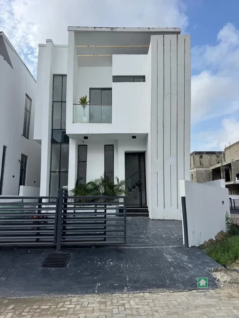 5-Bed Detached Home on Chevron Drive, Lekki