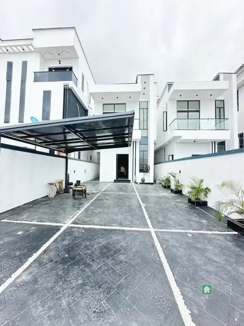 5-Bedroom Flat Apartment in General Paint Ajah, Lekki