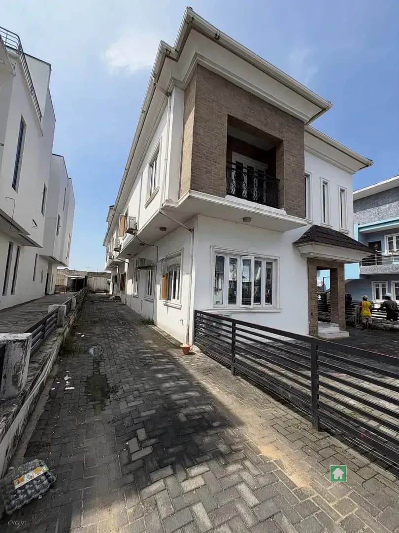 3-Bedroom Terrace for Rent in Osapa, Lekki