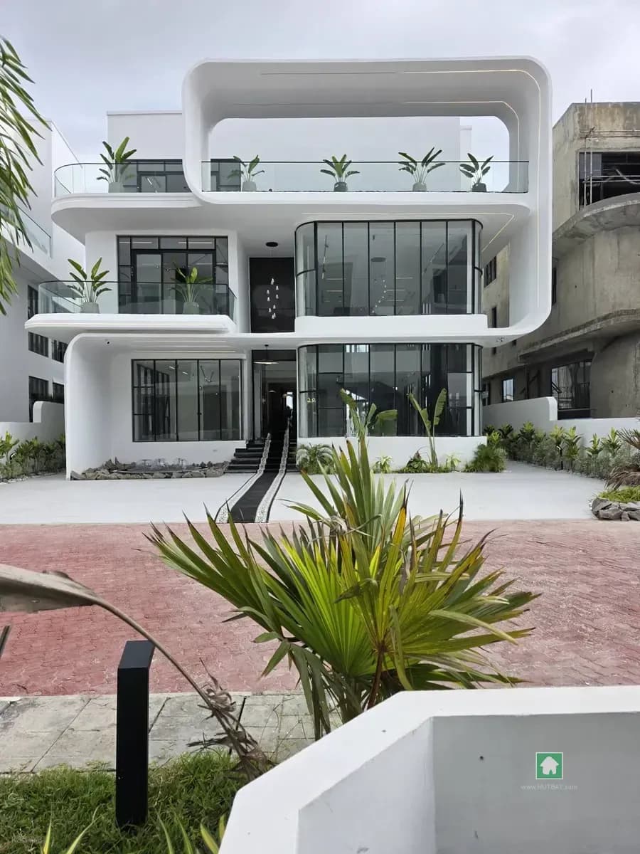 Five-Bedroom Detached Home in Prestigious Osapa, Lekki