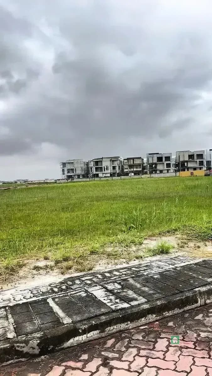 586 SQM LAND IN OSAPA, LEKKI