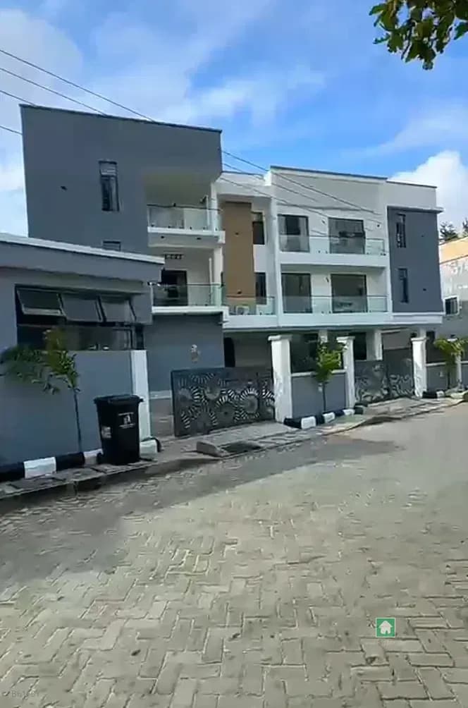 3 Bedroom Flat Apartment for Sale in Osapa, Lekki
