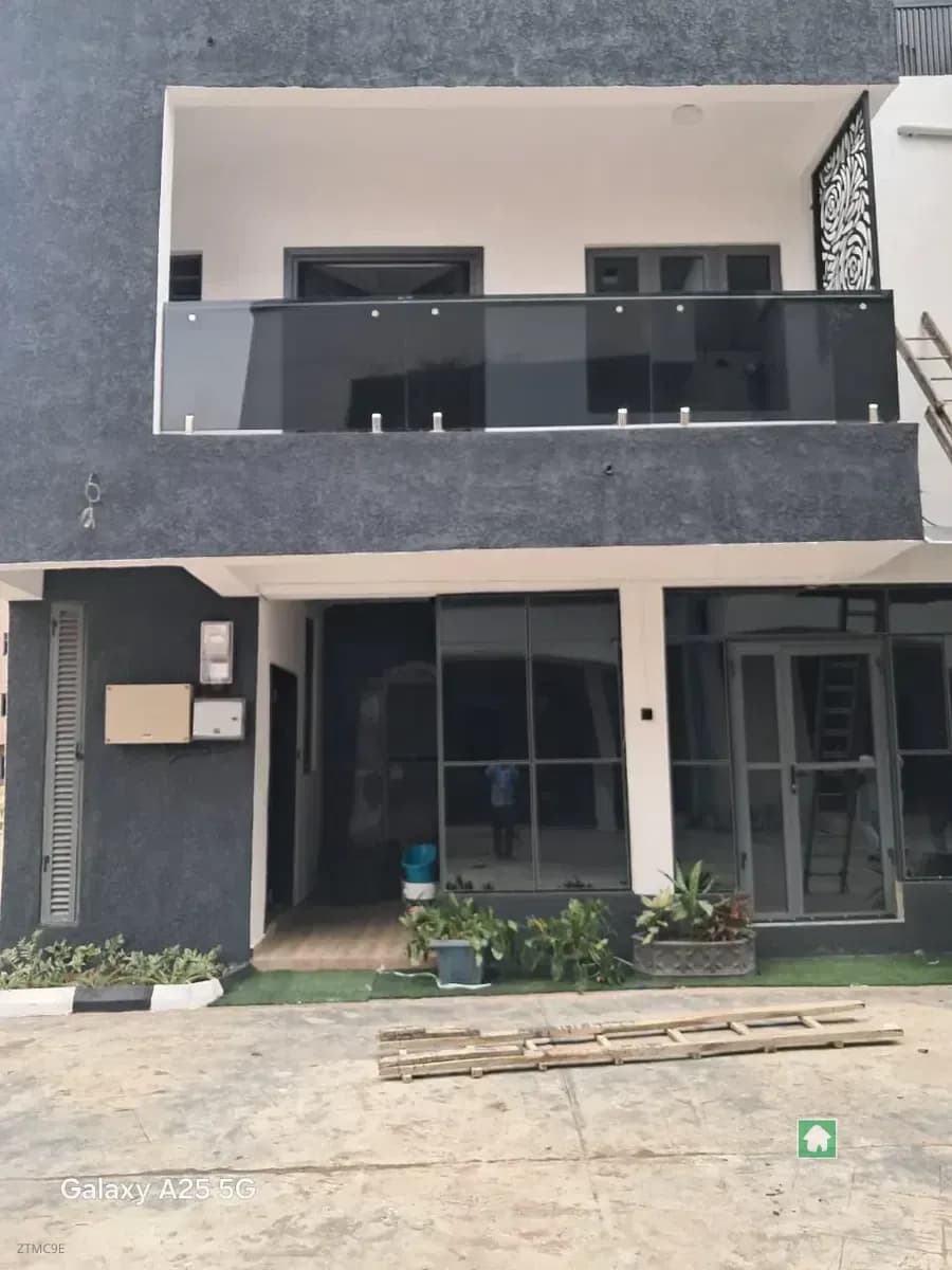 4 Bedroom Terrace for Rent in Green Acres Estate