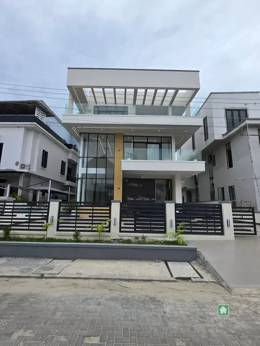 Detached Home in Ikota, Lekki, 5 Bedrooms, 5 Bathrooms, 6 Toilets, 450 Sqm