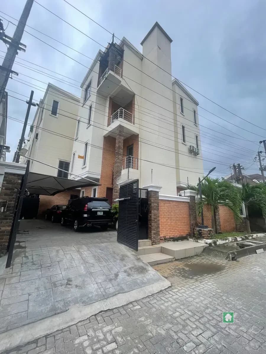 Detached House in Ikoyi, Lagos - 4 Bedrooms, 5 Bathrooms, 24/7 Power Supply