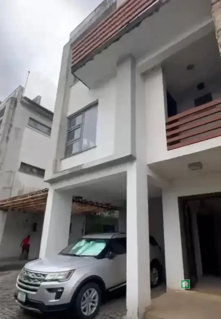 4-Bedroom Detached Townhouse for Rent in Ikoyi