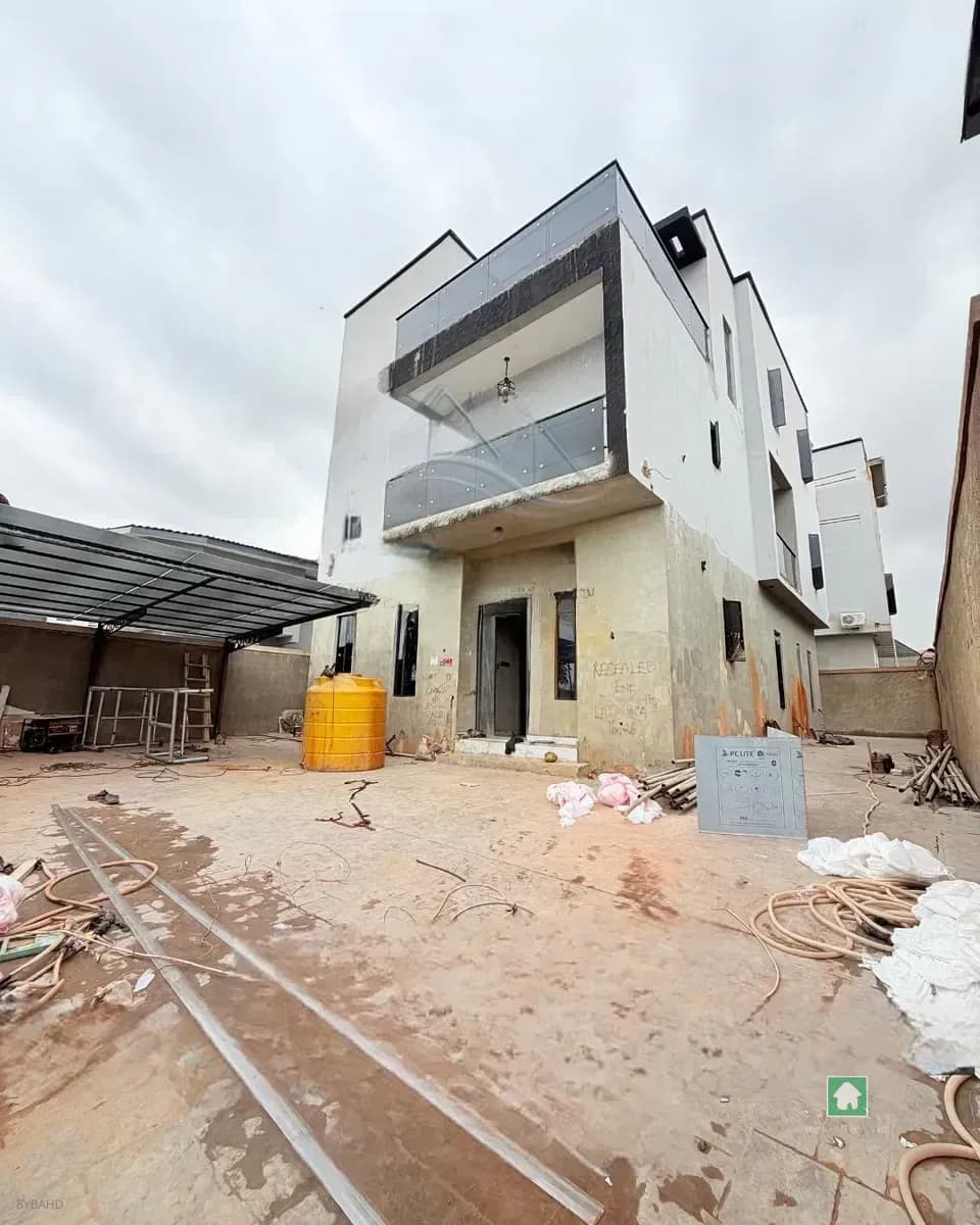 Omole Phase 1 Detached Home with 5 Bedrooms and 5 Bathrooms