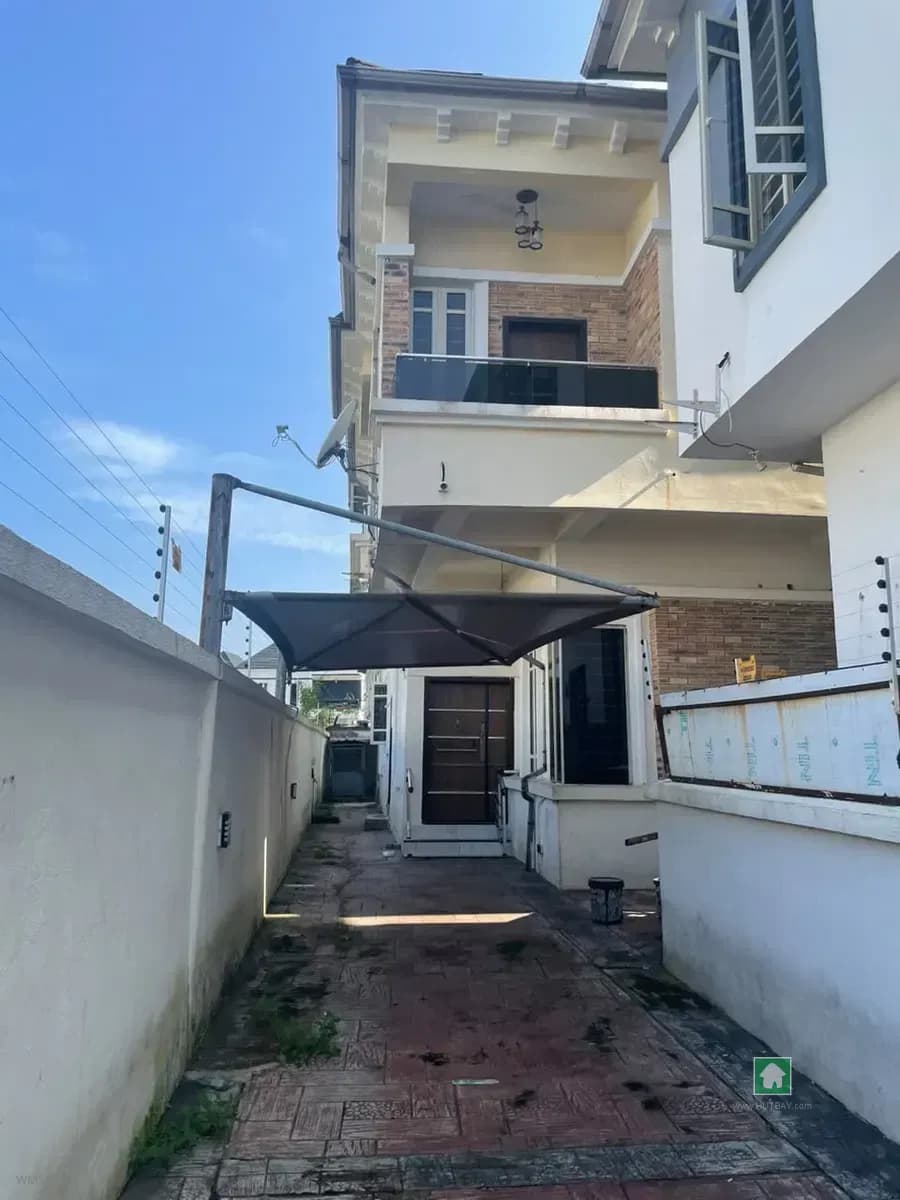 4 Bedroom Semi Detached Duplex in Ikota, Lekki