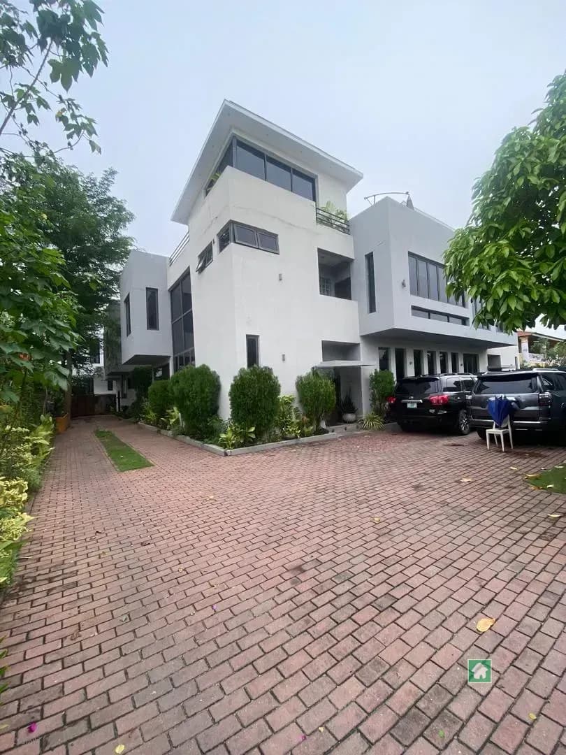4-Bedroom House for Rent in Lekki Phase 1