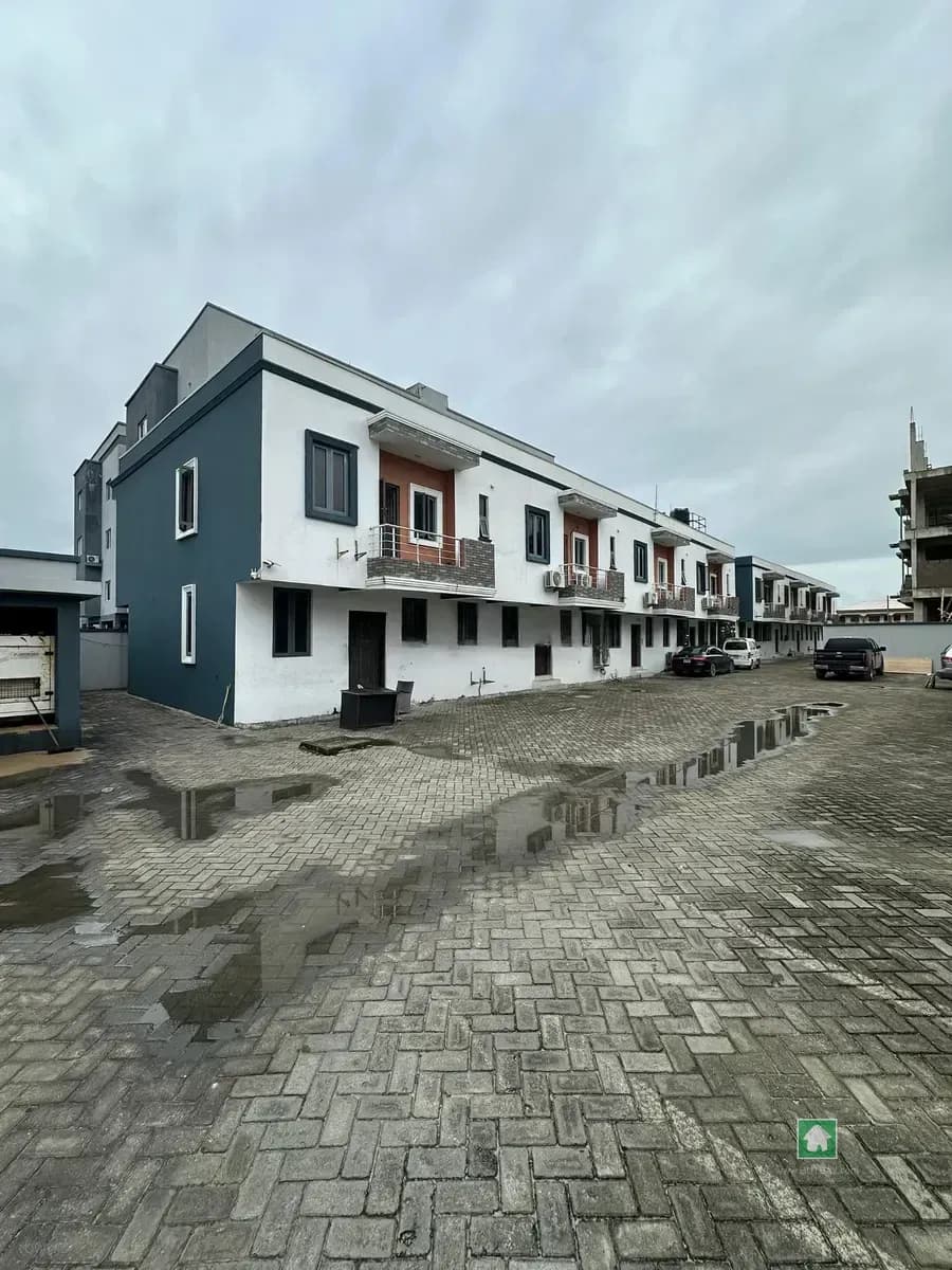 3 Bedroom Terrace for Sale in Lekki