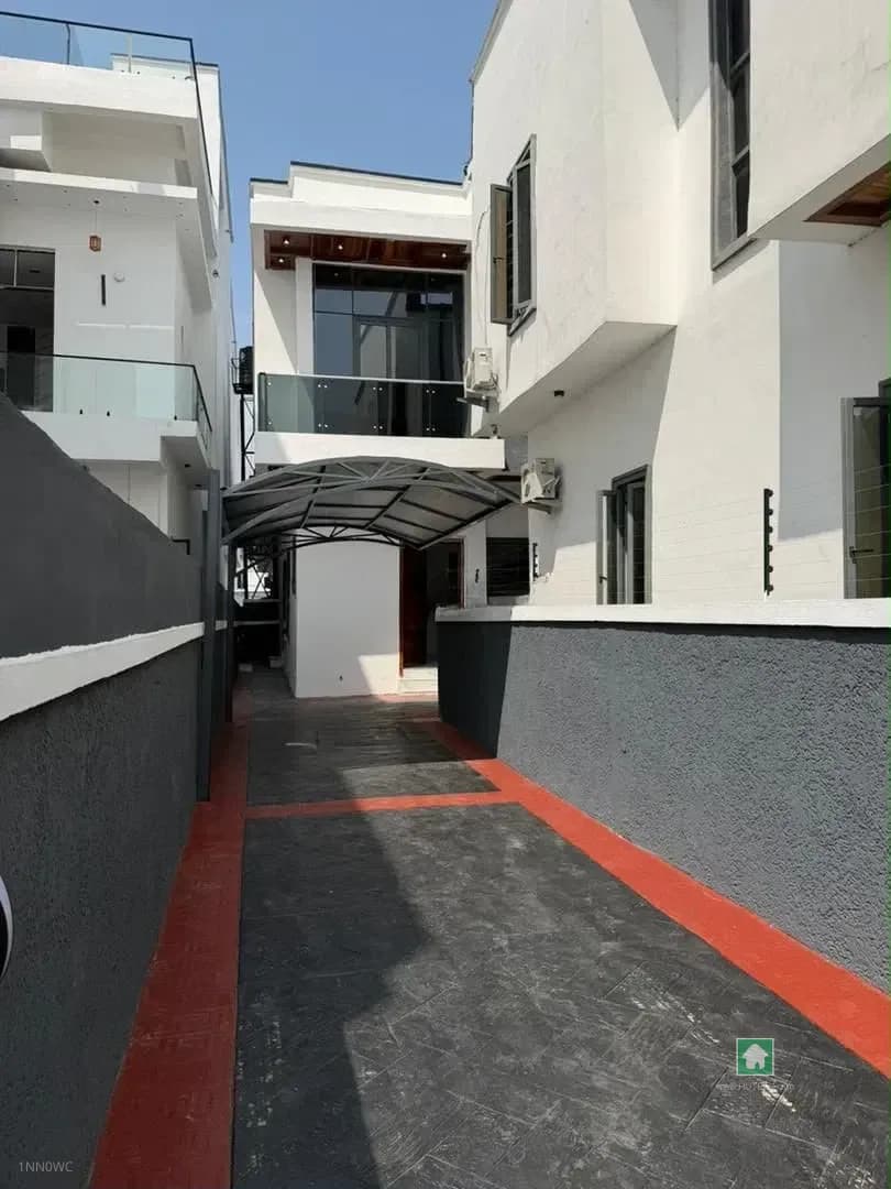 4-Bedroom Detached Duplex in Orchid Road, Lekki