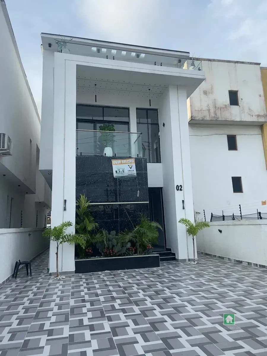 Five-Bedroom Detached House in Ikota, Lekki