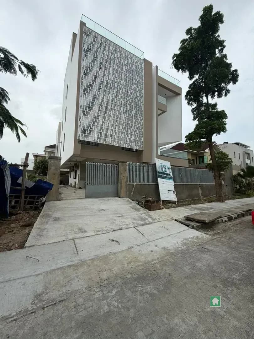 Detached Duplex for Sale in Banana Island Ikoyi, Lagos