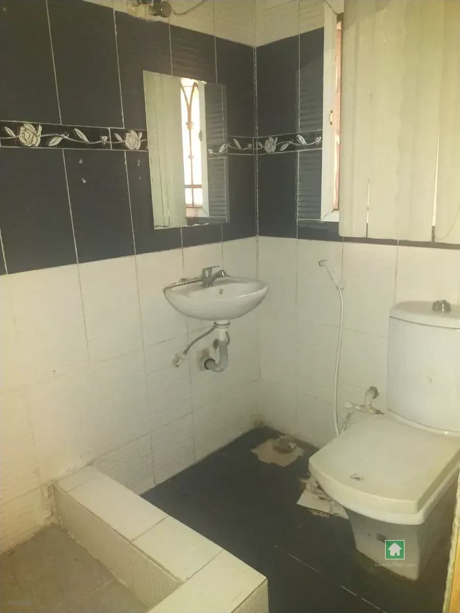 3 Bedroom Flat Apartment for Rent in Palmgrove, Ilupeju
