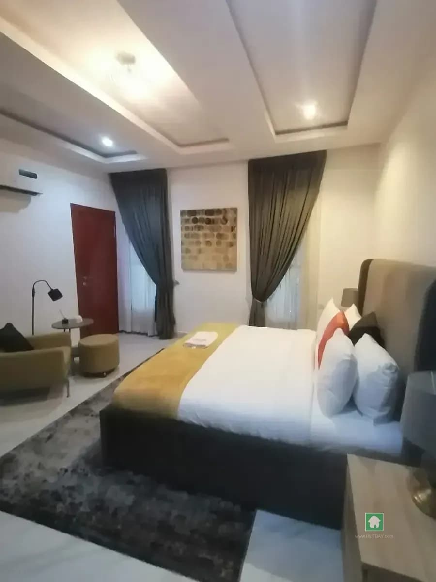For Rent: 2-Bedroom Flat Apartment in Lekki Phase 1
