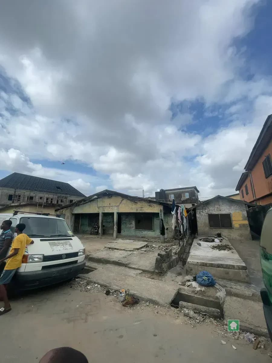 480 Sqm Land in Oshindero Street, Mushin