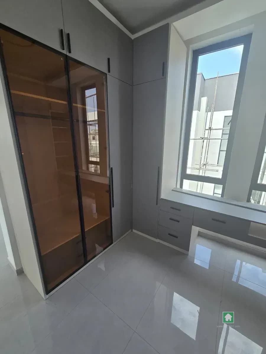 6-Bedroom House with Pool in Banana Island, Ikoyi