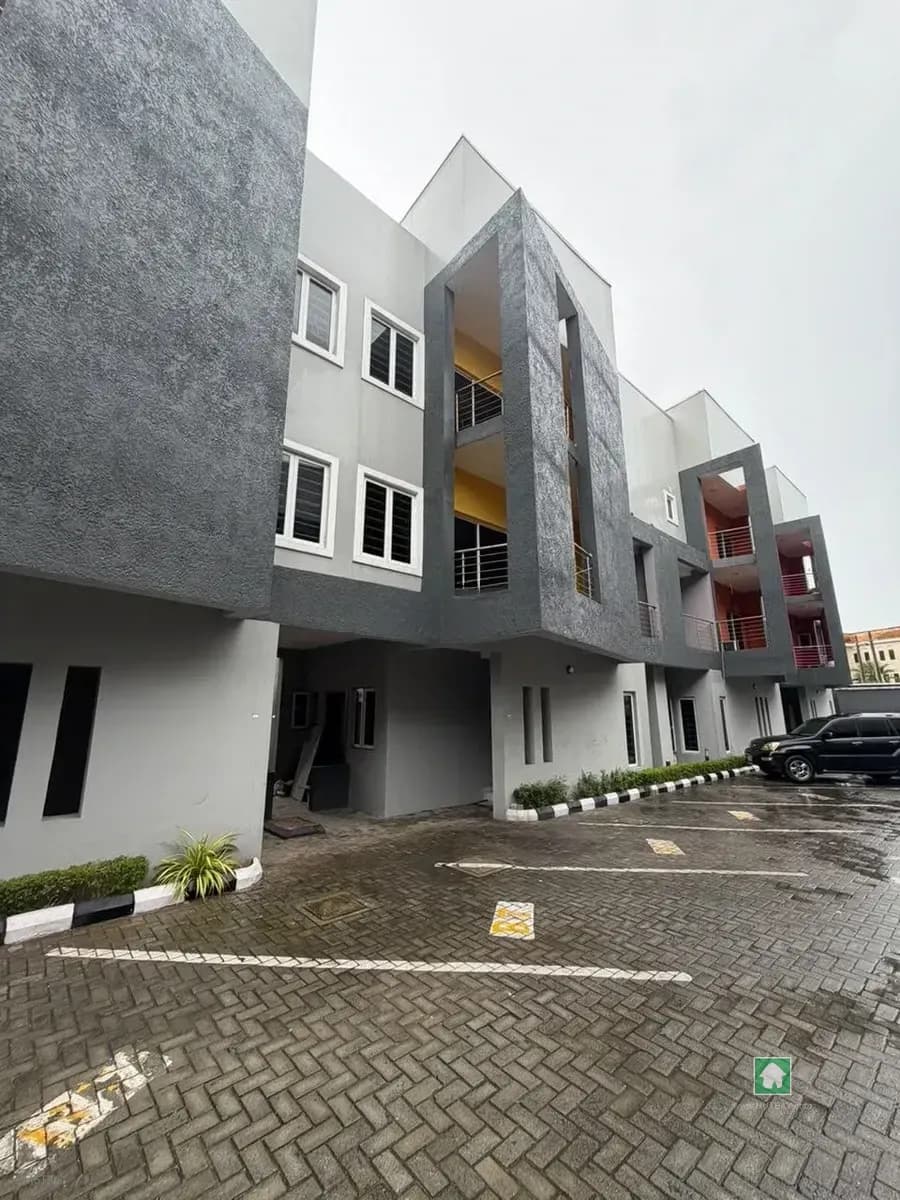 4-Bedroom Terrace in Lekki Phase 1
